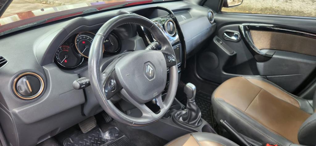 RENAULT Duster - Foto