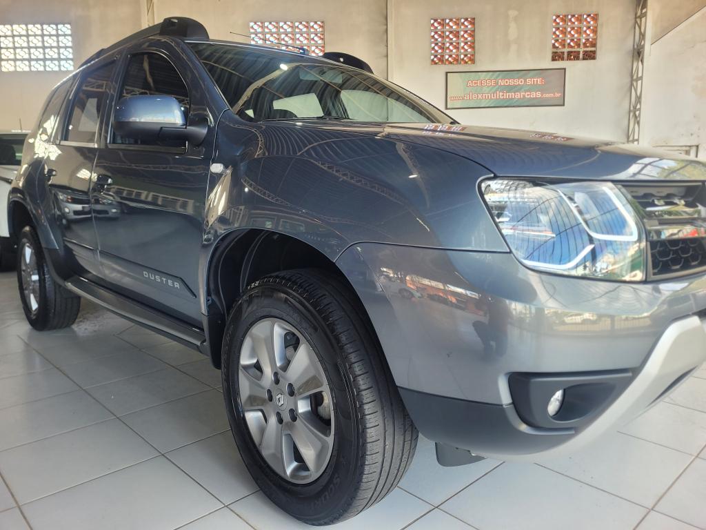 RENAULT Duster - Foto