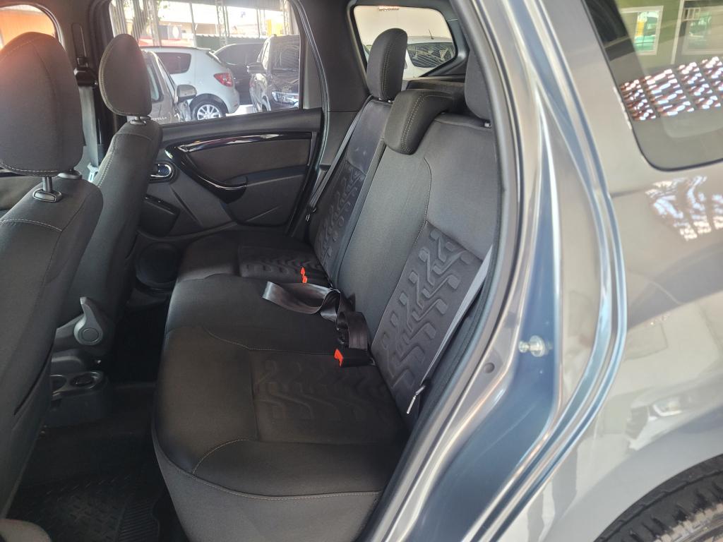 RENAULT Duster - Foto