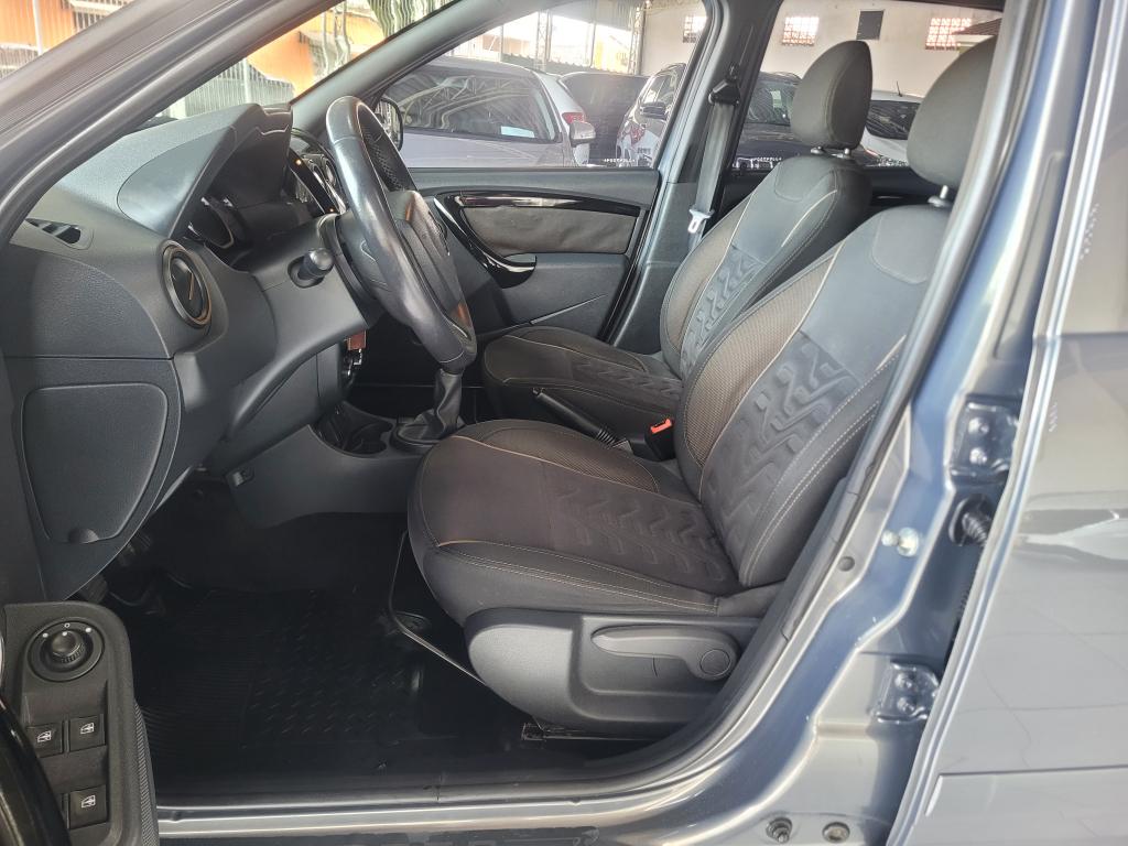 RENAULT Duster - Foto