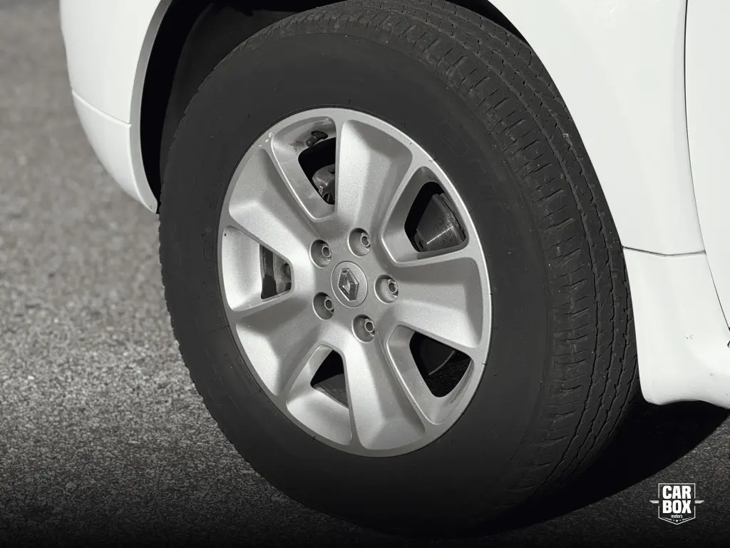 RENAULT Duster - Foto