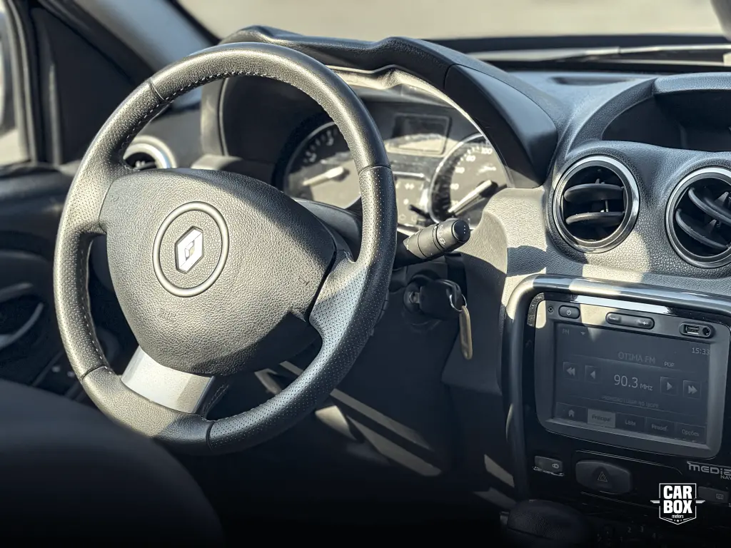 RENAULT Duster - Miniatura