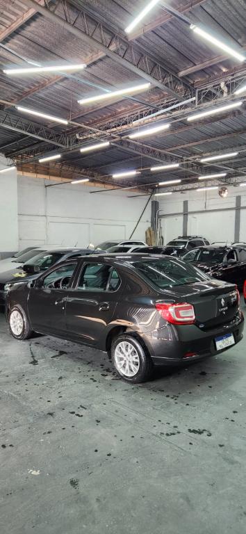 RENAULT Logan - Foto