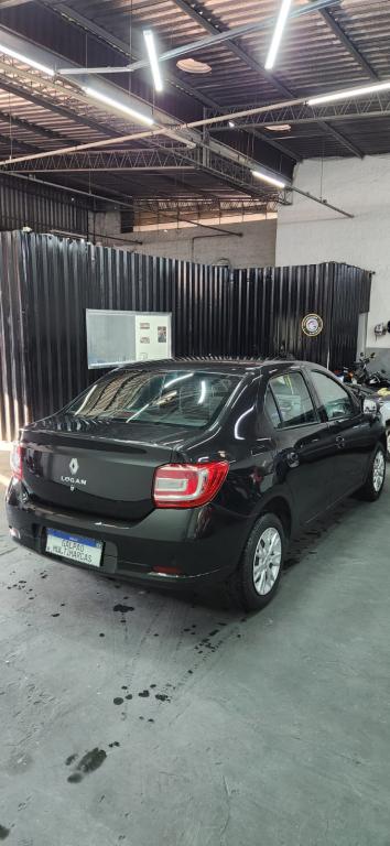 RENAULT Logan - Miniatura