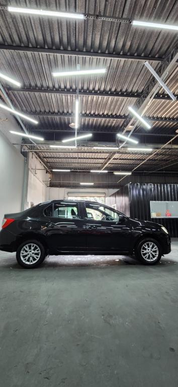 RENAULT Logan - Foto