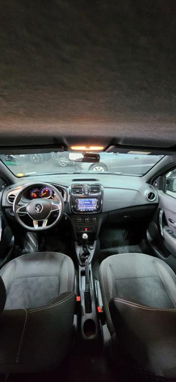 RENAULT Logan - Miniatura