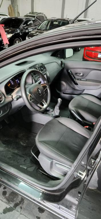RENAULT Logan - Miniatura