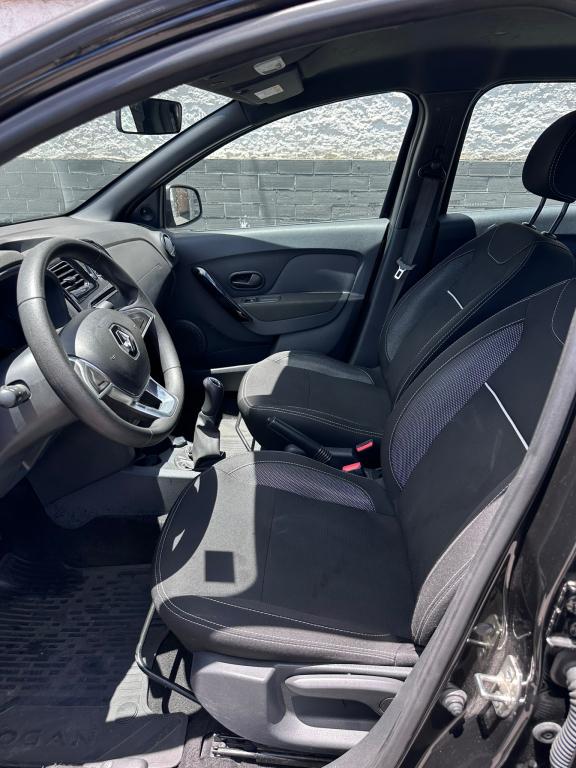 RENAULT Logan - Foto