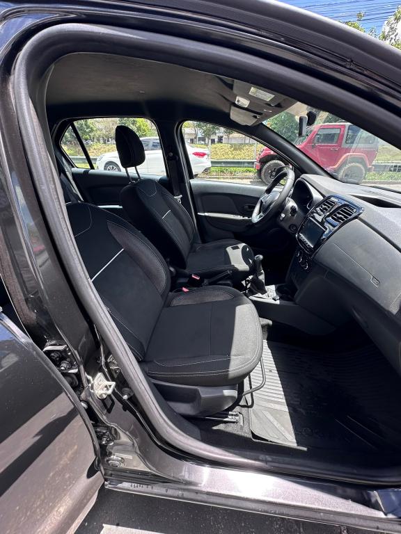 RENAULT Logan - Foto