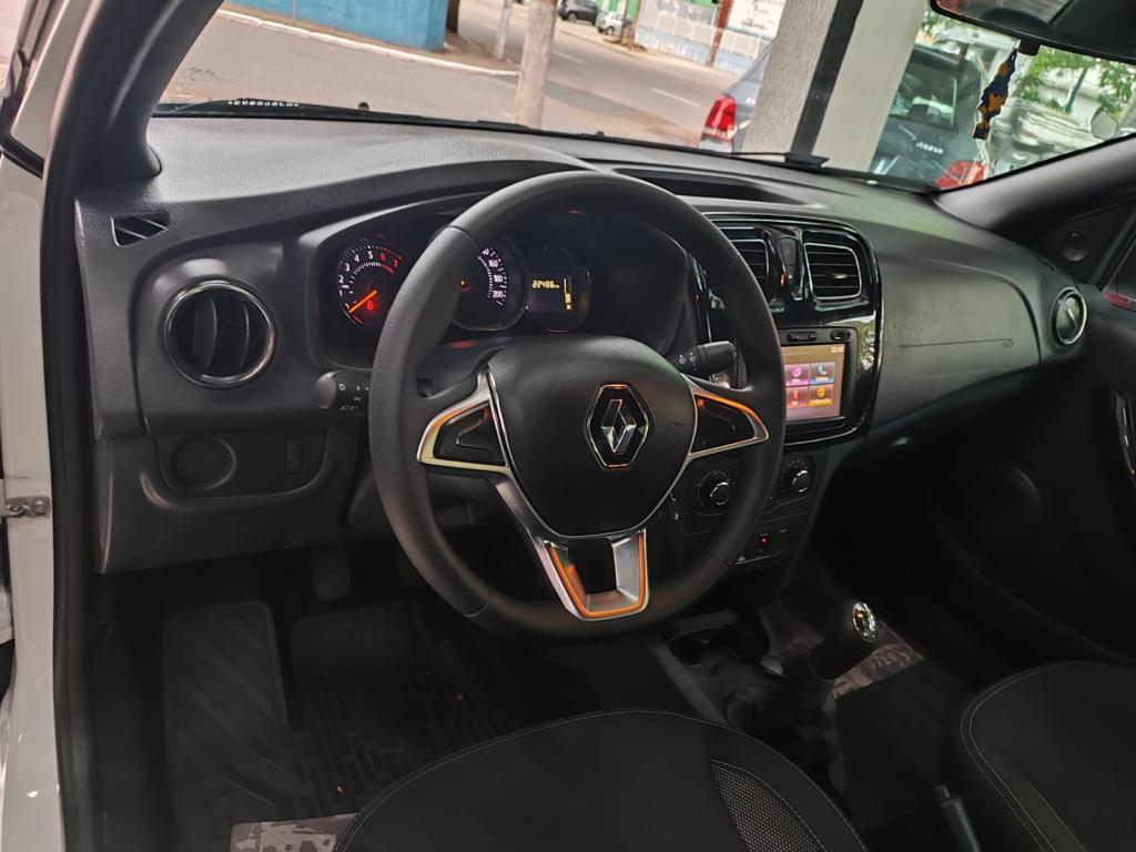 RENAULT Logan - Foto