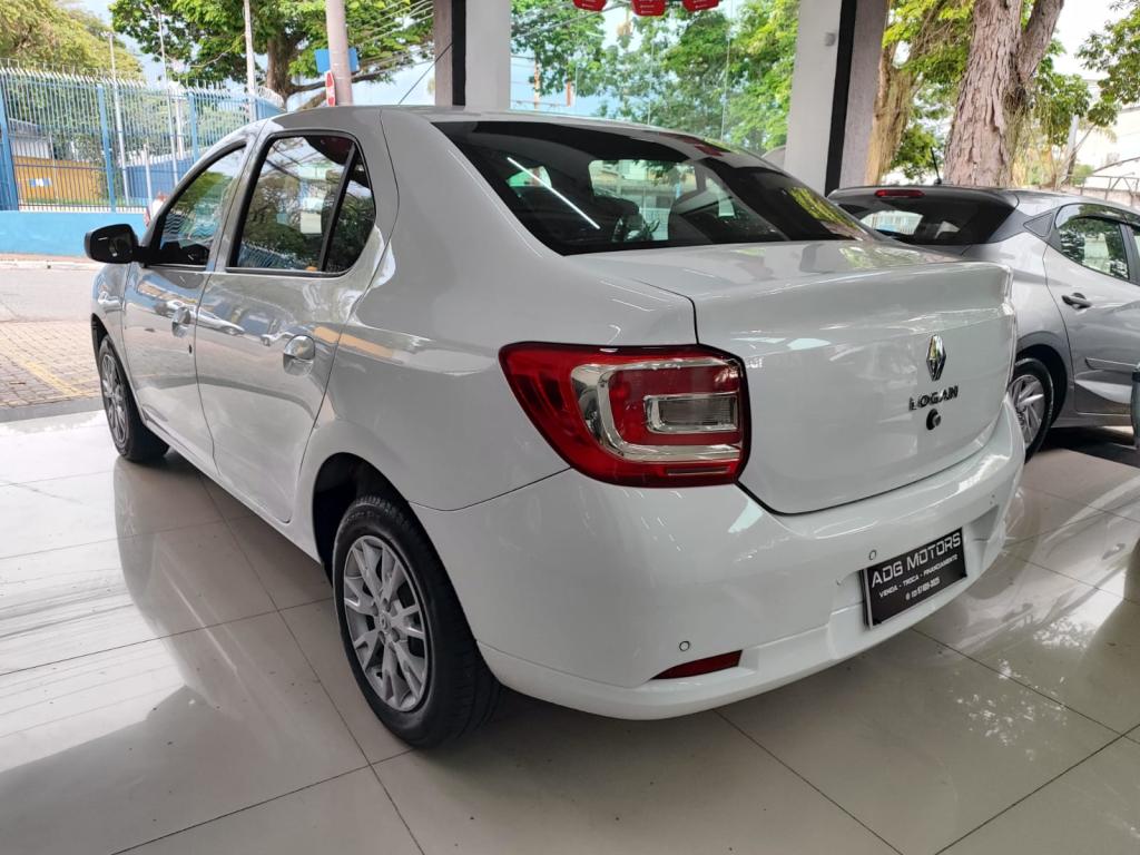 RENAULT Logan - Foto