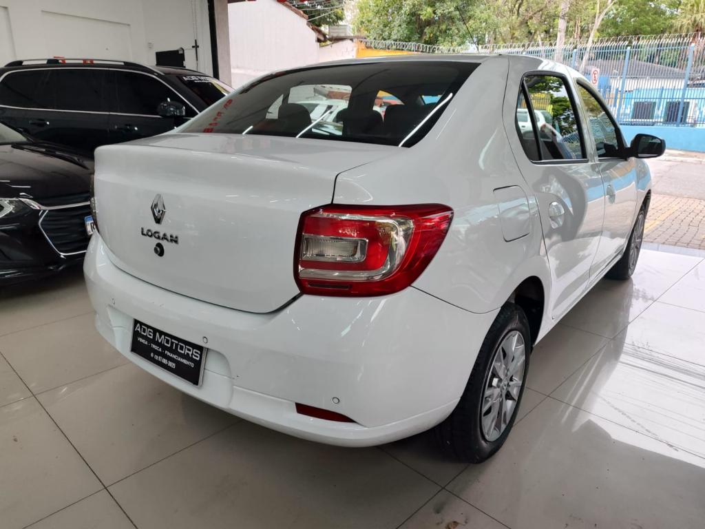 RENAULT Logan - Foto