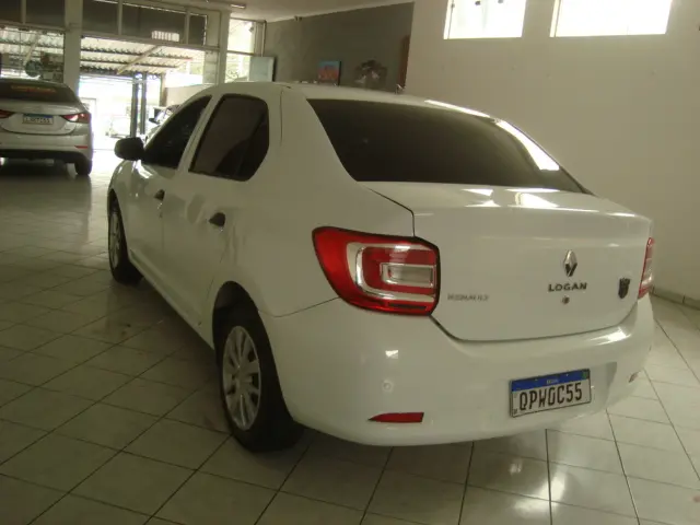 RENAULT Logan - Foto