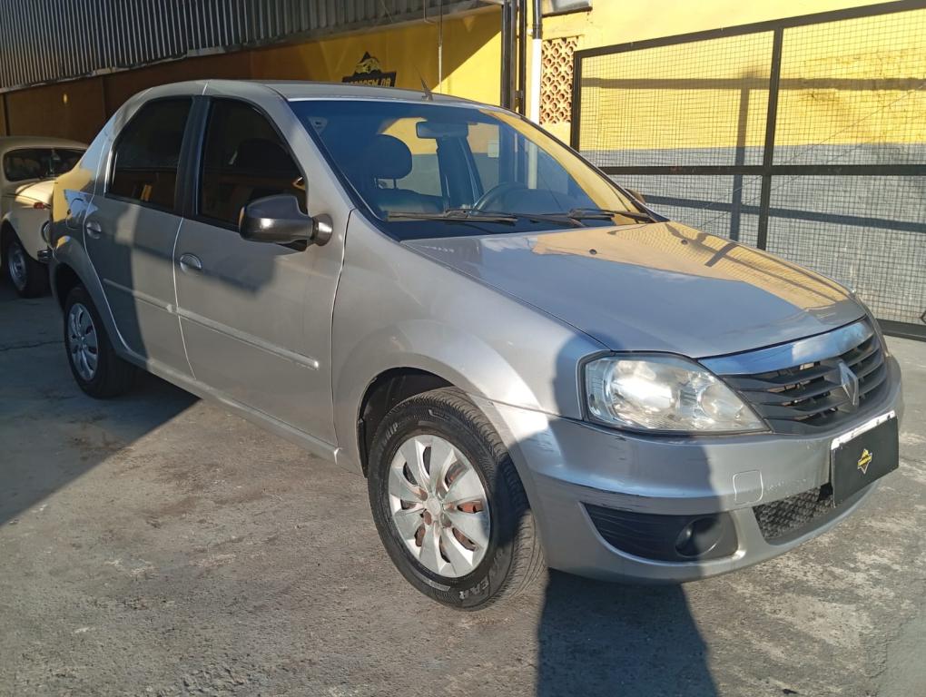 RENAULT Logan - Foto