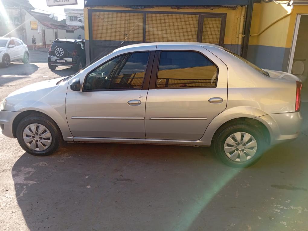 RENAULT Logan - Foto