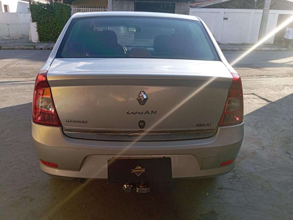 RENAULT Logan - Foto