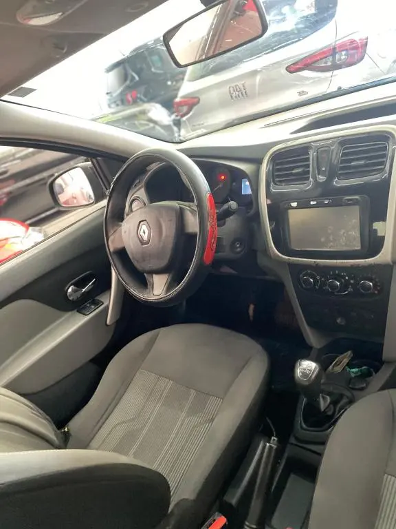 RENAULT Logan - Foto