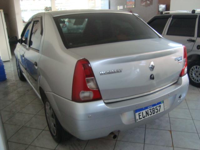 RENAULT Logan - Foto