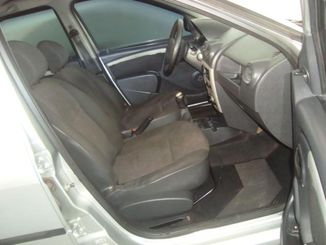 RENAULT Logan - Foto