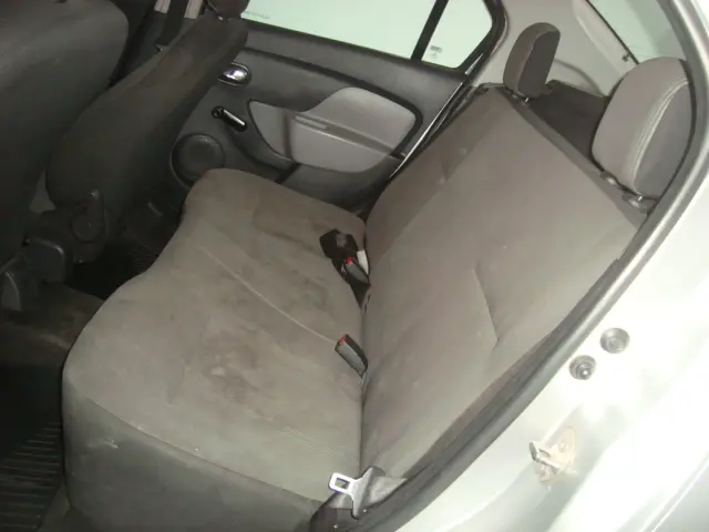 RENAULT Logan - Foto