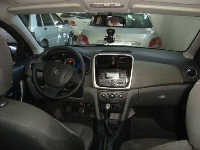 RENAULT Logan - Foto