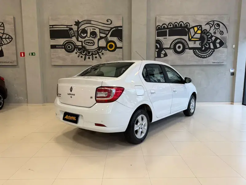 RENAULT Logan - Foto