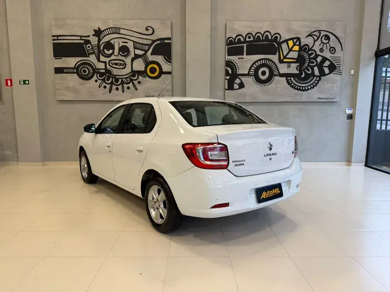 RENAULT Logan - Foto