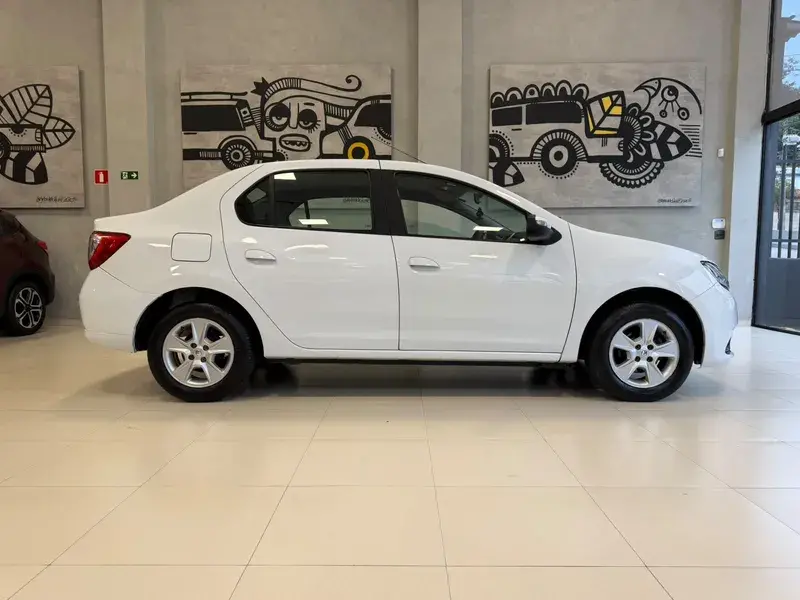 RENAULT Logan - Foto