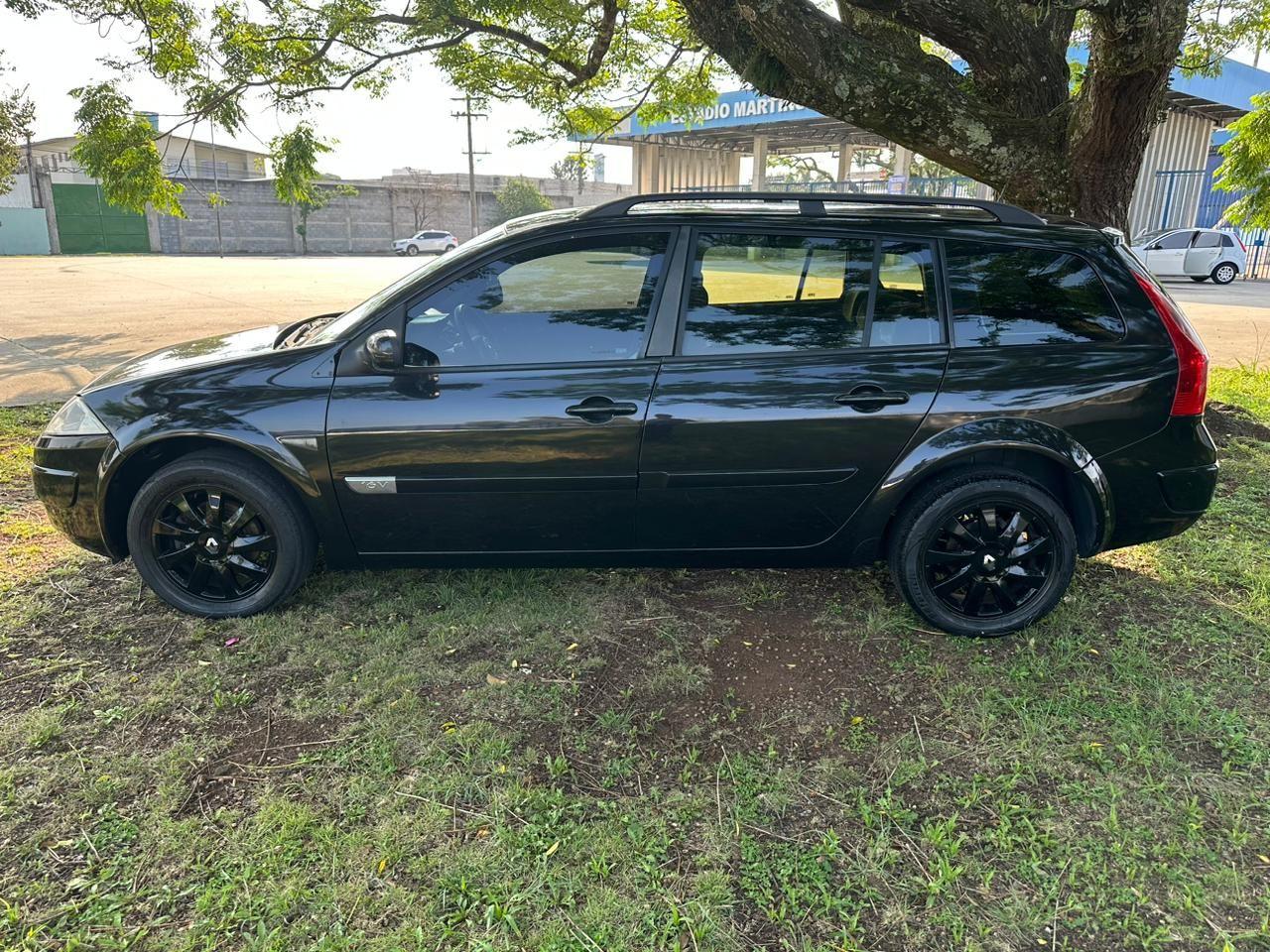 RENAULT Megane Grand Tour - Foto
