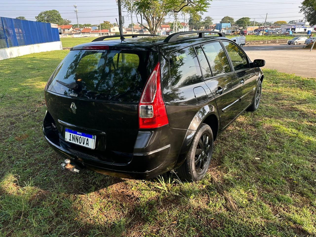 RENAULT Megane Grand Tour - Miniatura