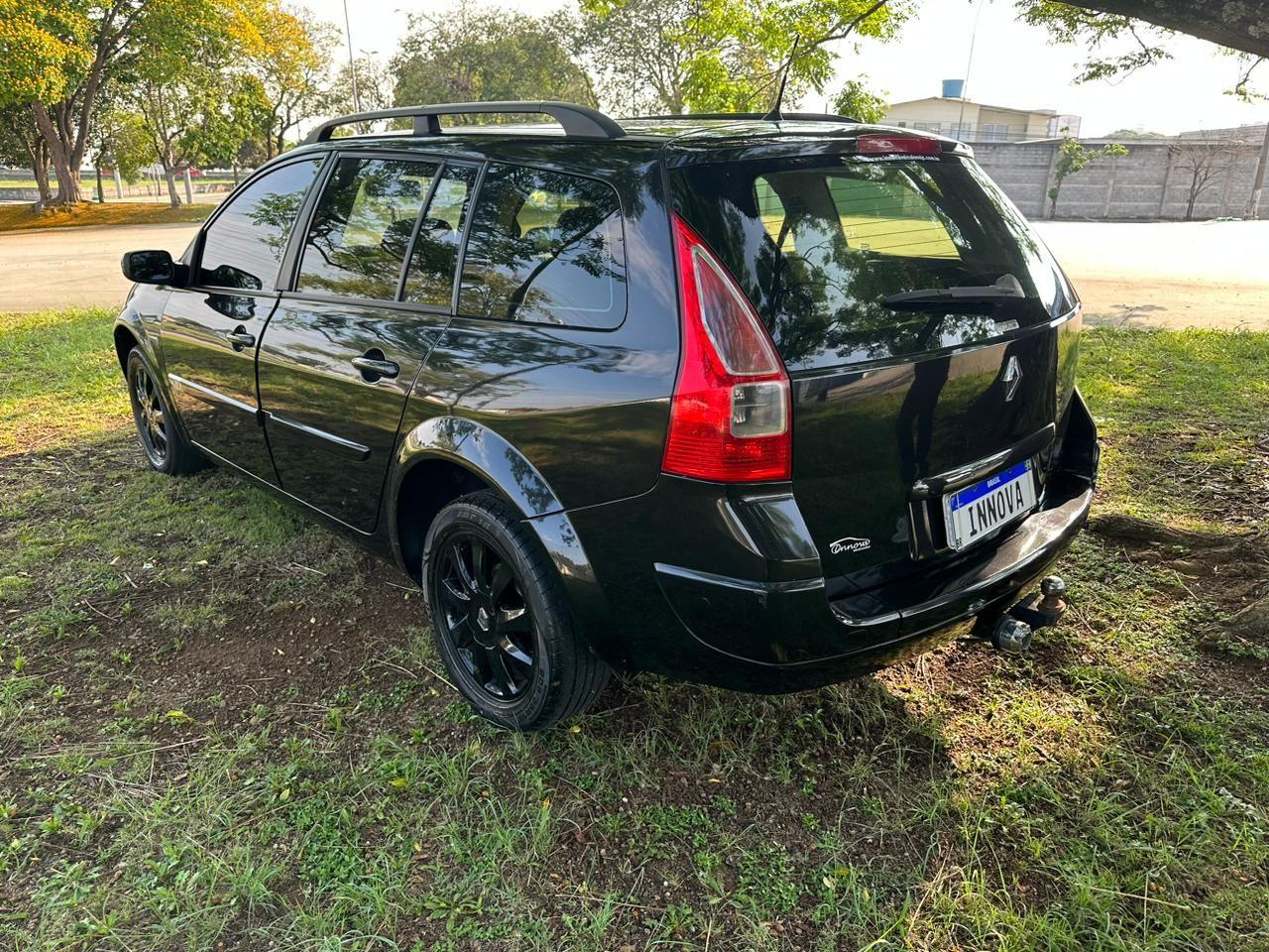 RENAULT Megane Grand Tour - Miniatura