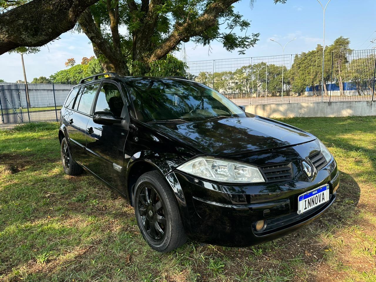 RENAULT Megane Grand Tour - Foto