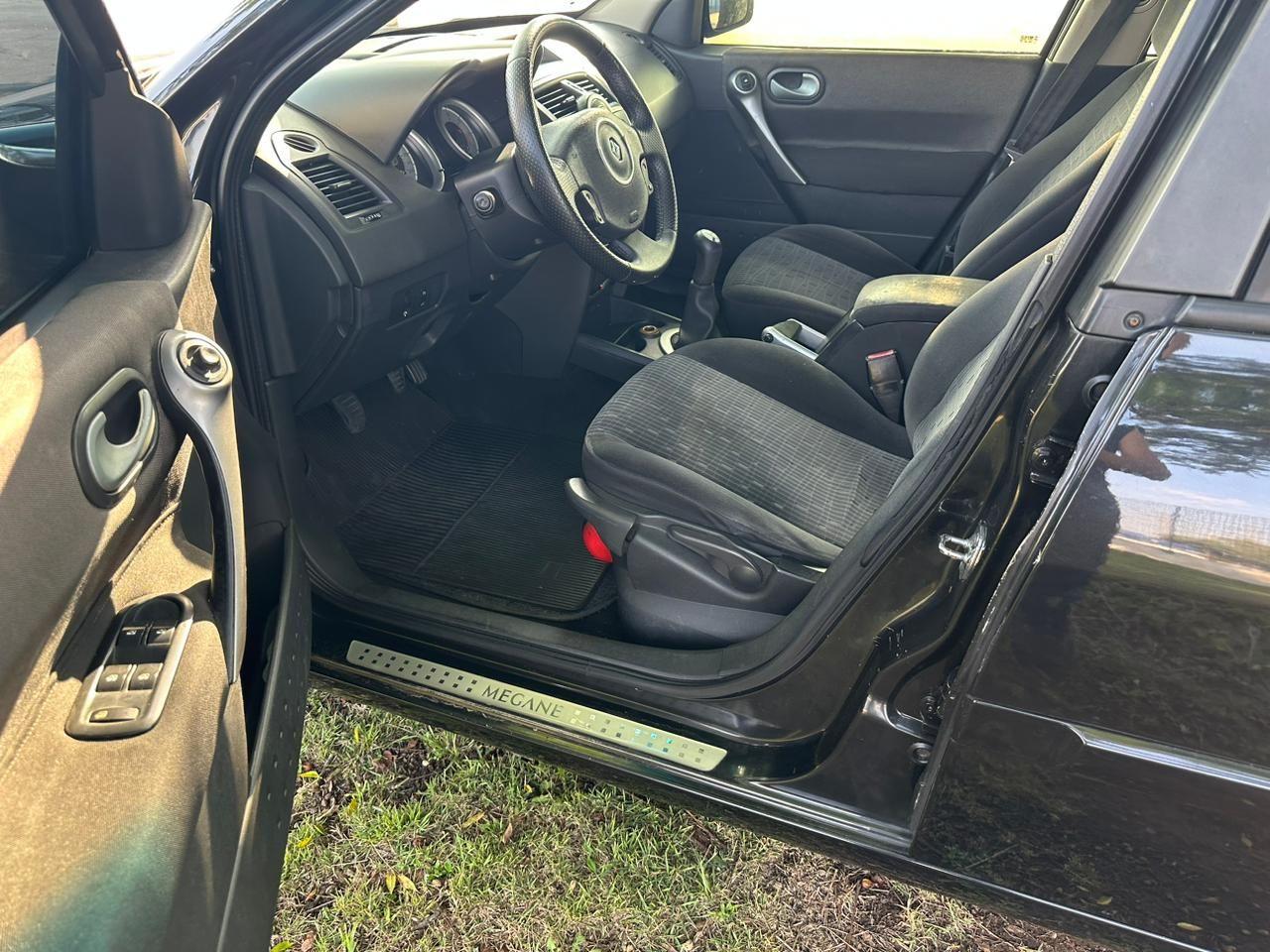 RENAULT Megane Grand Tour - Foto