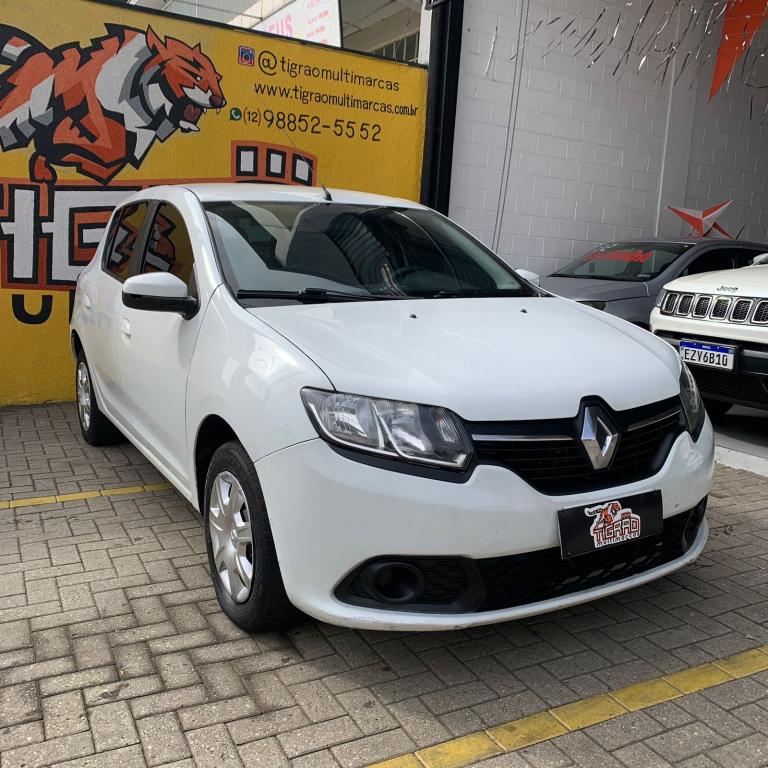 RENAULT Sandero - Foto