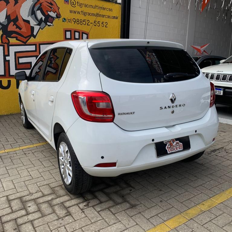 RENAULT Sandero - Foto