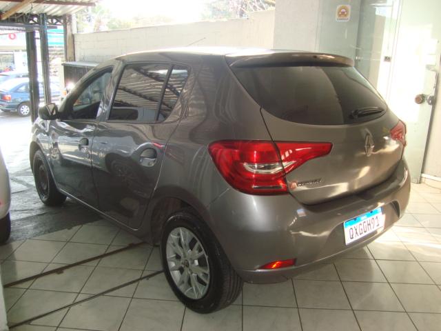 RENAULT Sandero - Foto