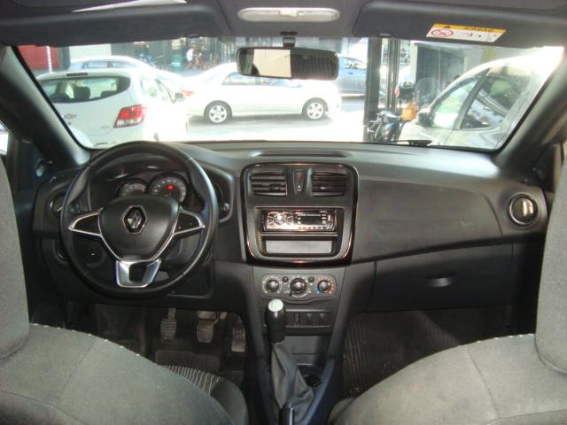 RENAULT Sandero - Foto