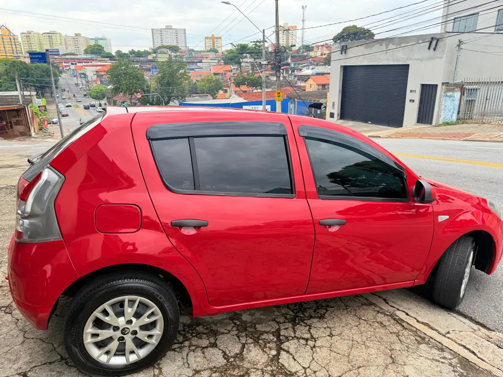 RENAULT Sandero - Foto