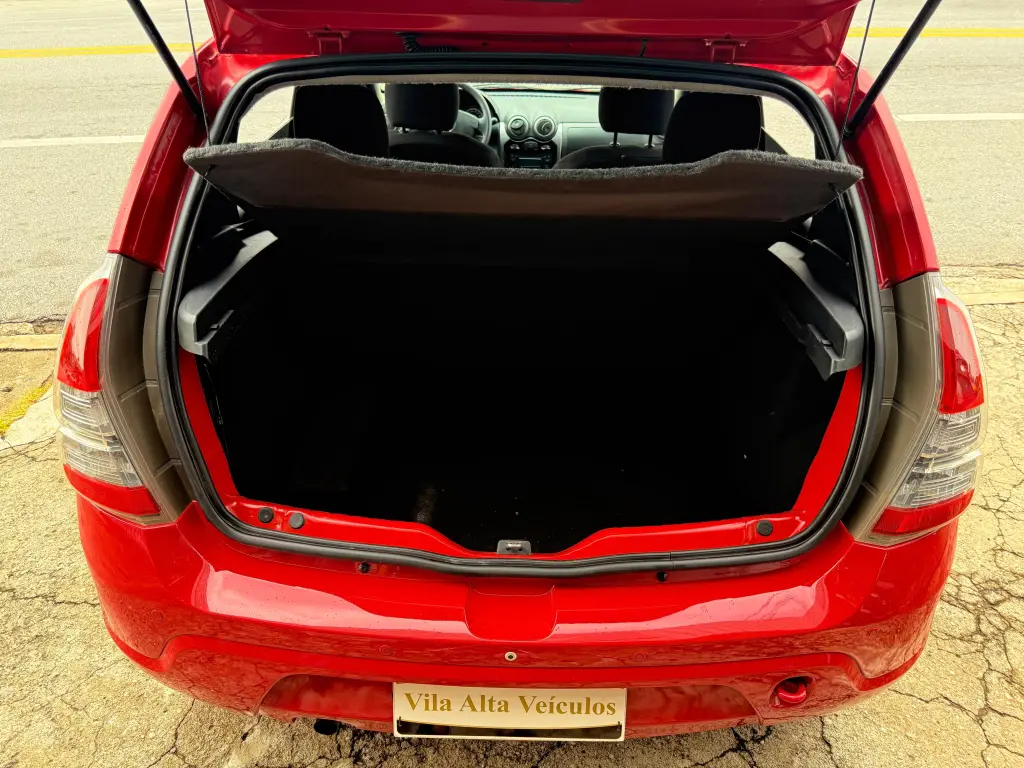 RENAULT Sandero - Foto