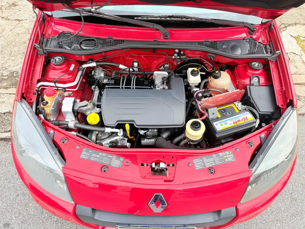 RENAULT Sandero - Foto