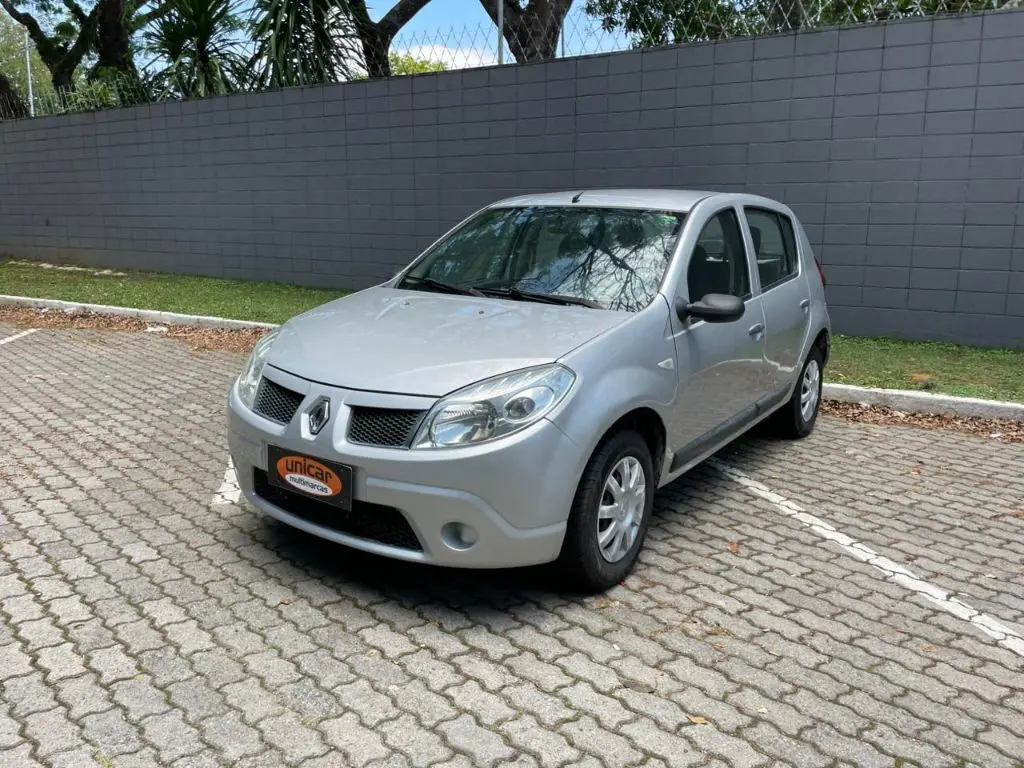 RENAULT Sandero - Foto