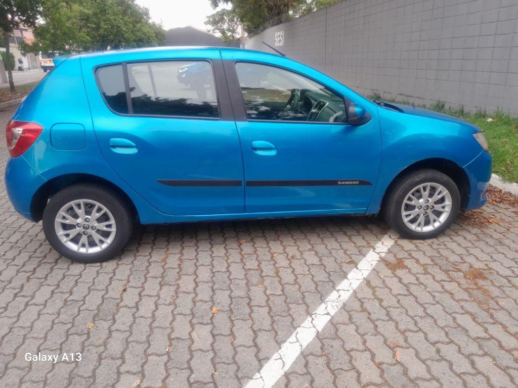 RENAULT Sandero - Foto