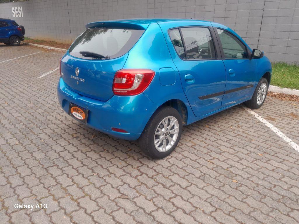 RENAULT Sandero - Foto
