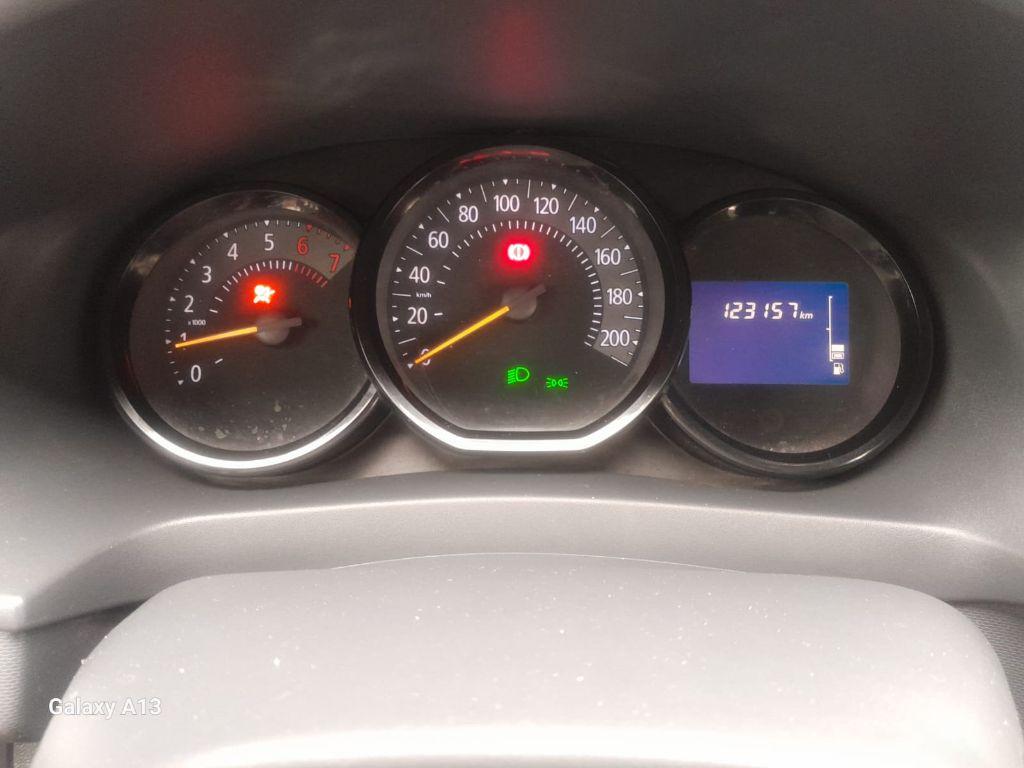 RENAULT Sandero - Foto