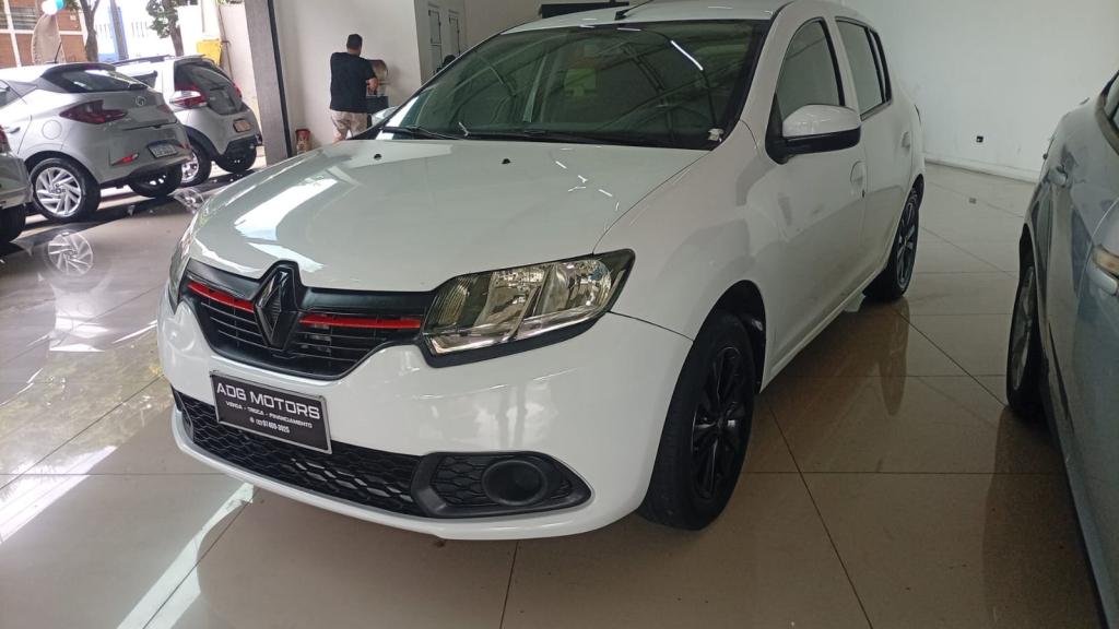 RENAULT Sandero - Foto