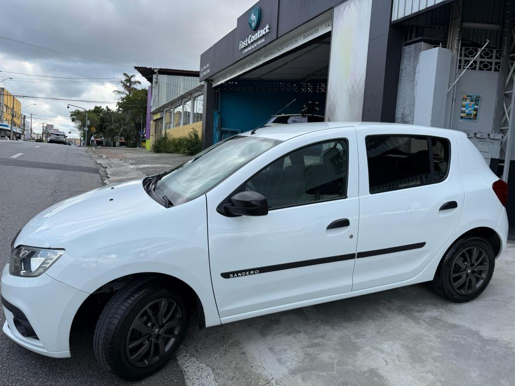 RENAULT Sandero - Foto