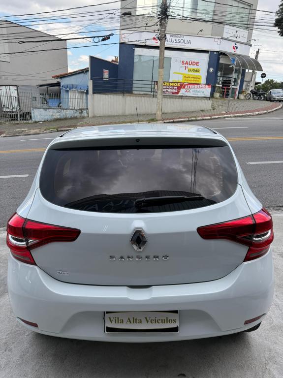 RENAULT Sandero - Foto