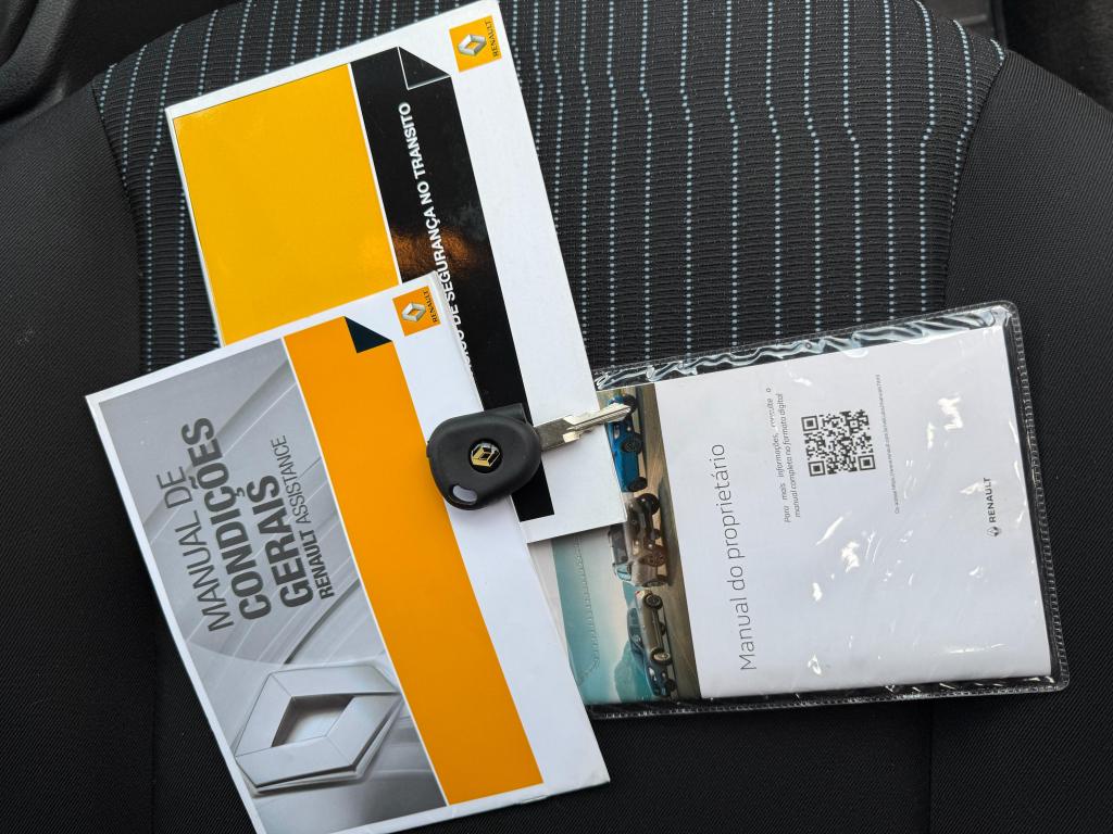 RENAULT Sandero - Foto