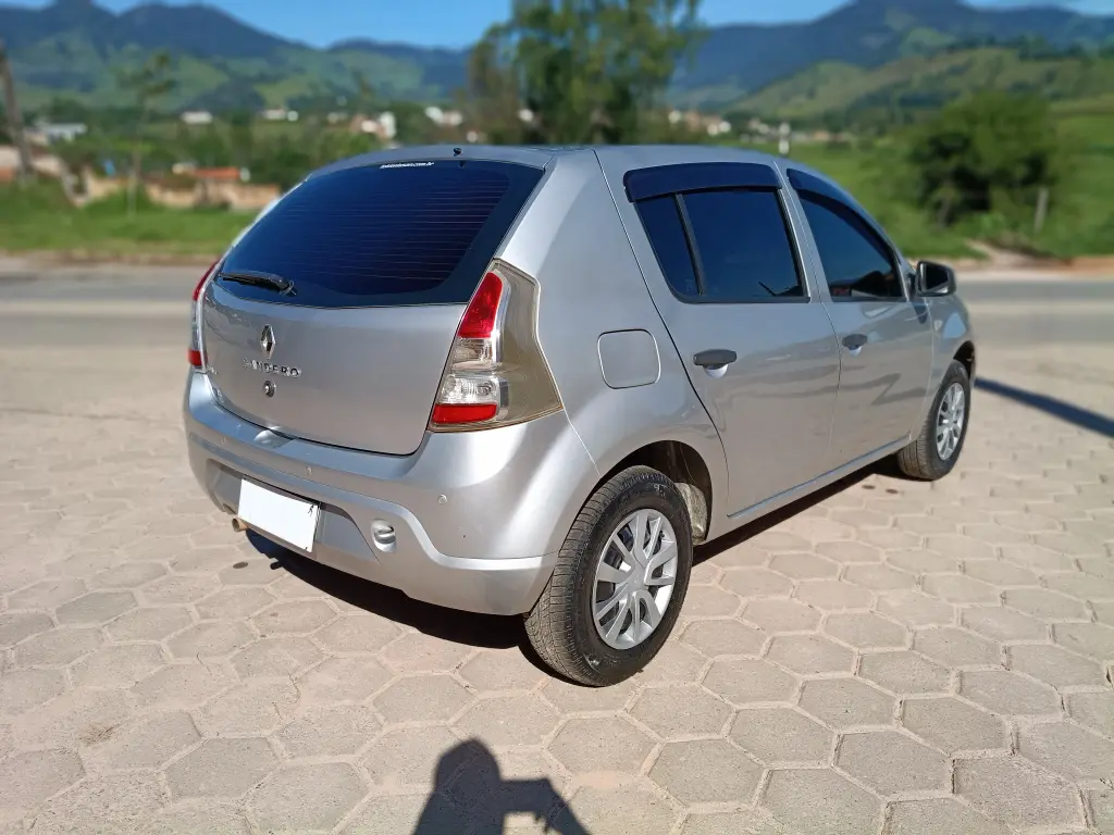 RENAULT Sandero - Foto