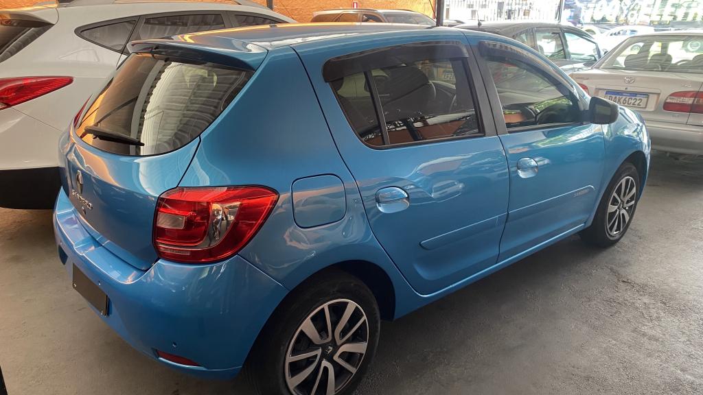 RENAULT Sandero - Foto